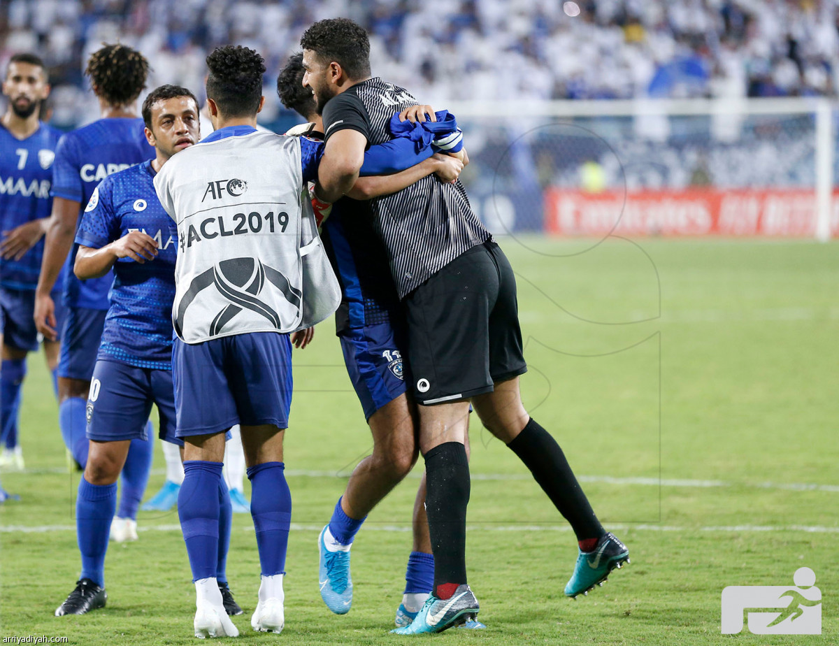 الهلال.. تأهل وخسارة