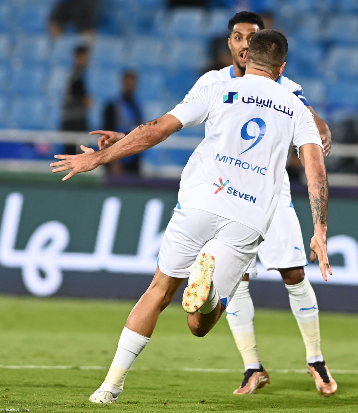 الهلال يحلق بالصدارة