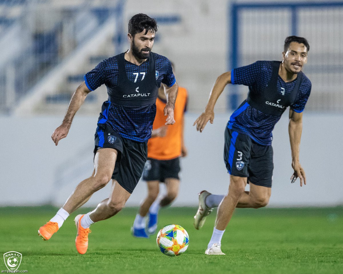 التدريبات تتواصل في الهلال