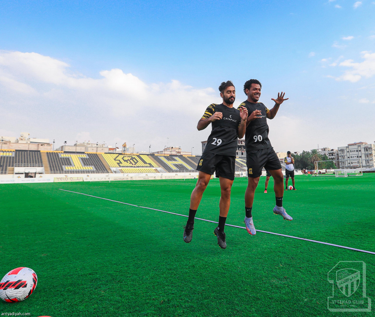 الاتحاد يتأهب للرائد