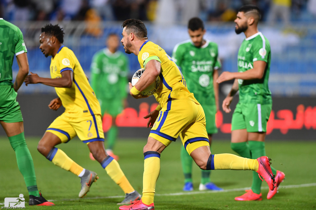 الأهلي يعطل النصر