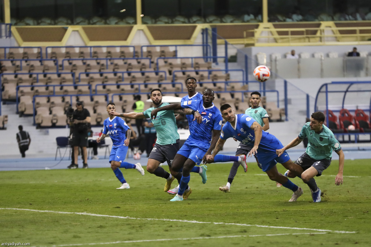 الهلال.. لا يتوقف