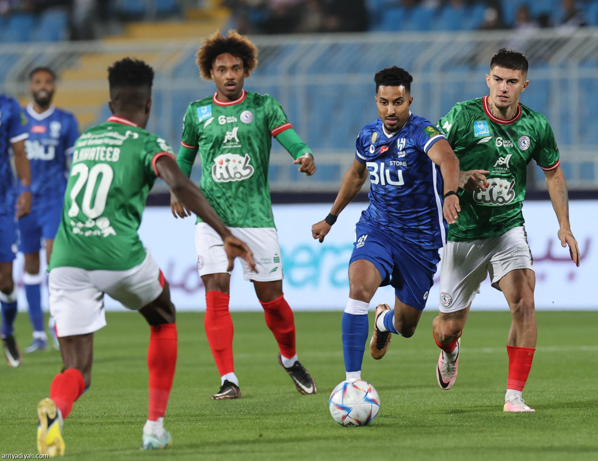 الهلال يستعرض