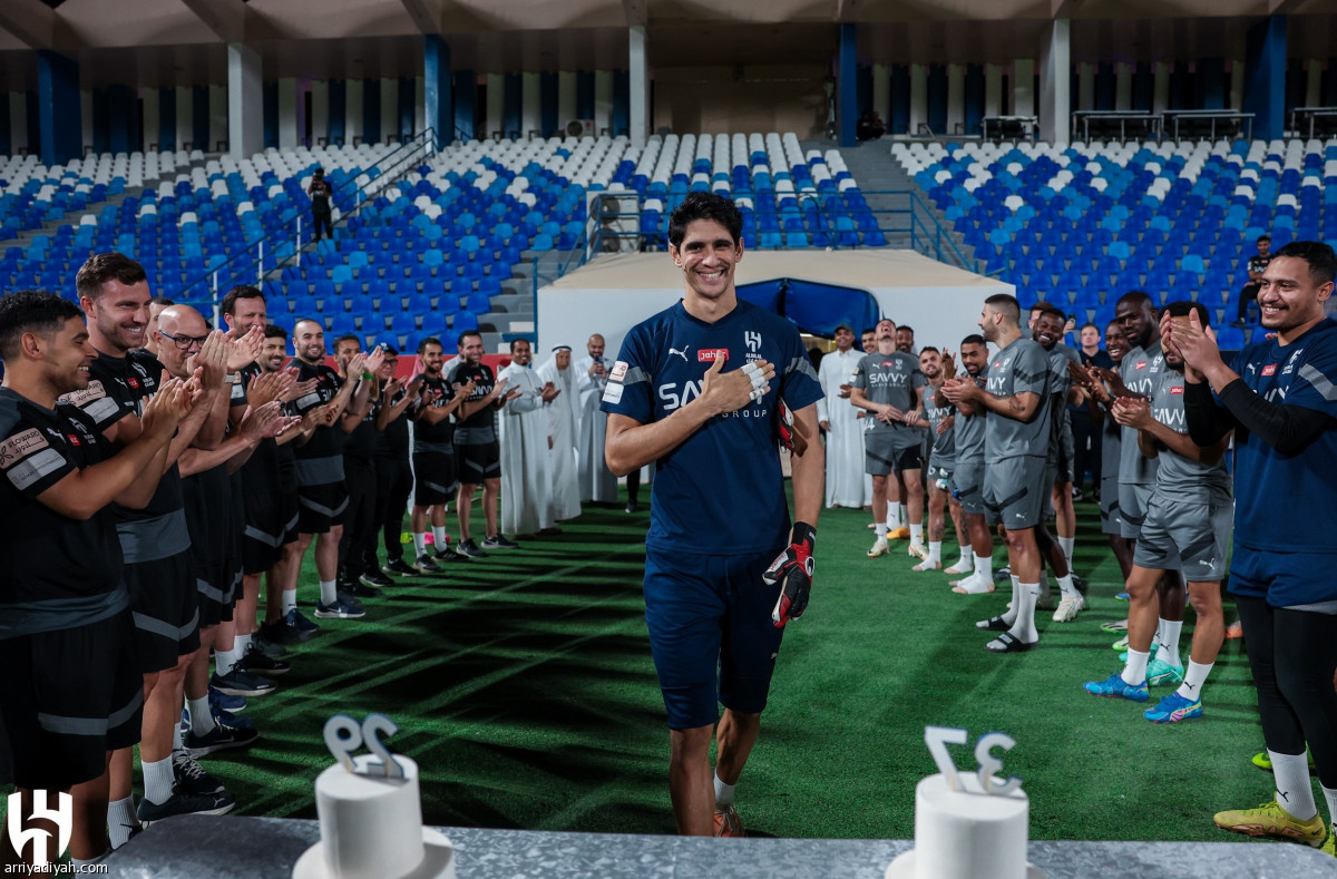 الهلال.. احتفاء بالأفضل