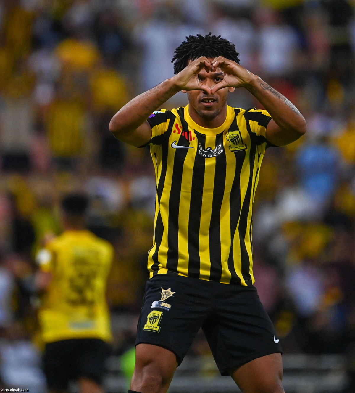 الاتحاد يضرب بـ « الـ 4»