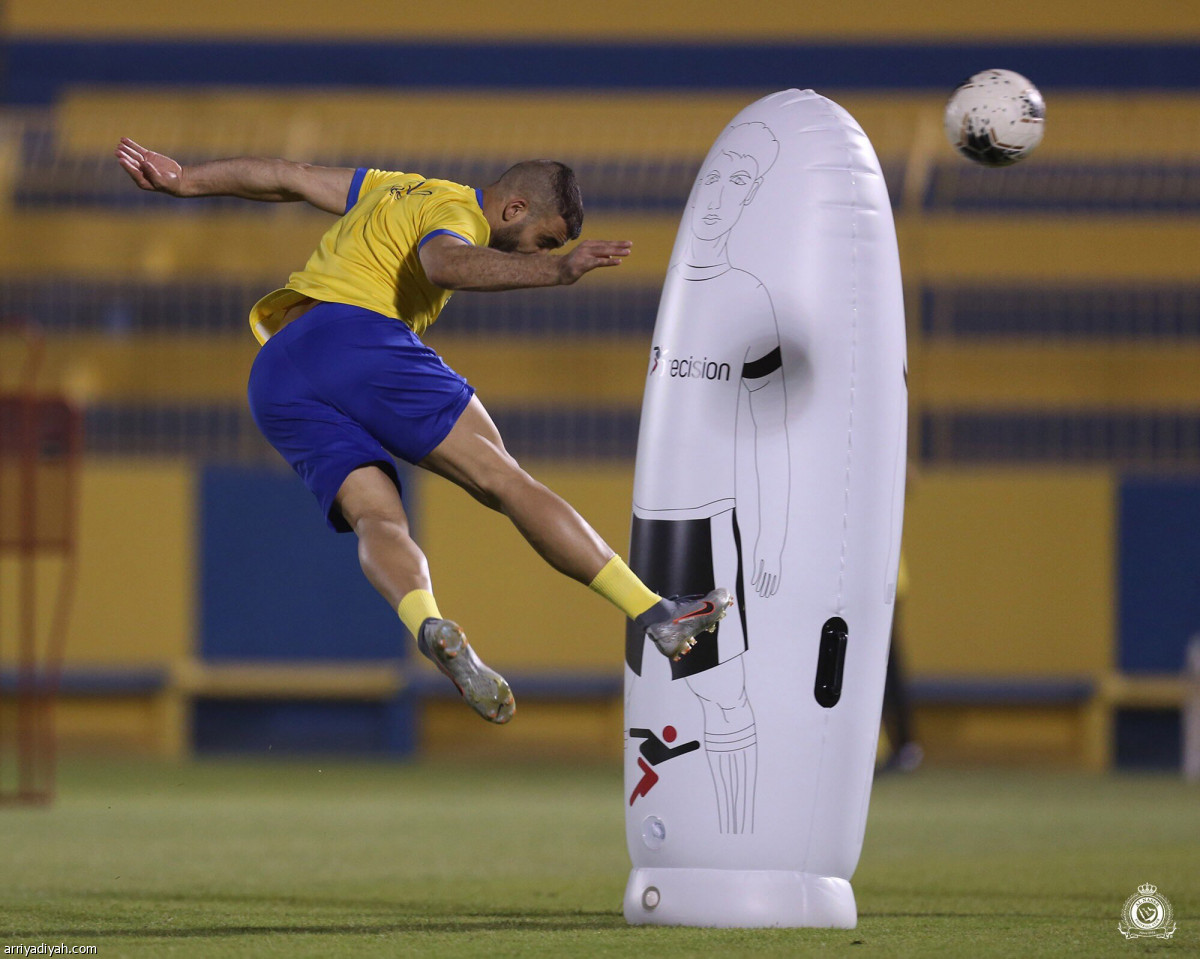 النصر.. هوساوي يعود