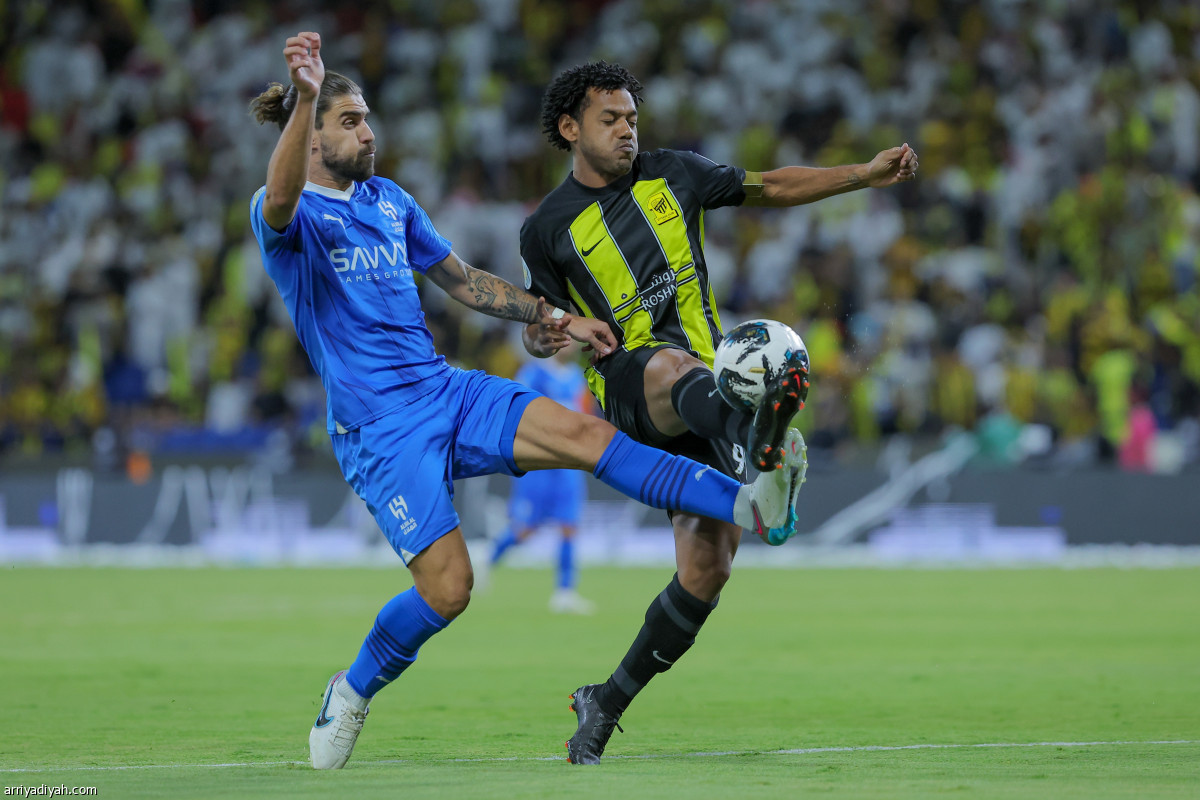 الهلال يتأهل