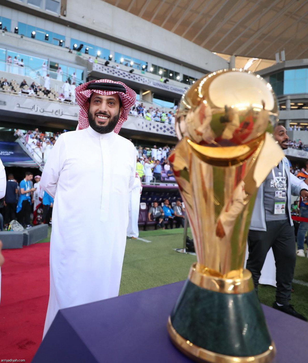 آل الشيخ يتوج بطل العرب