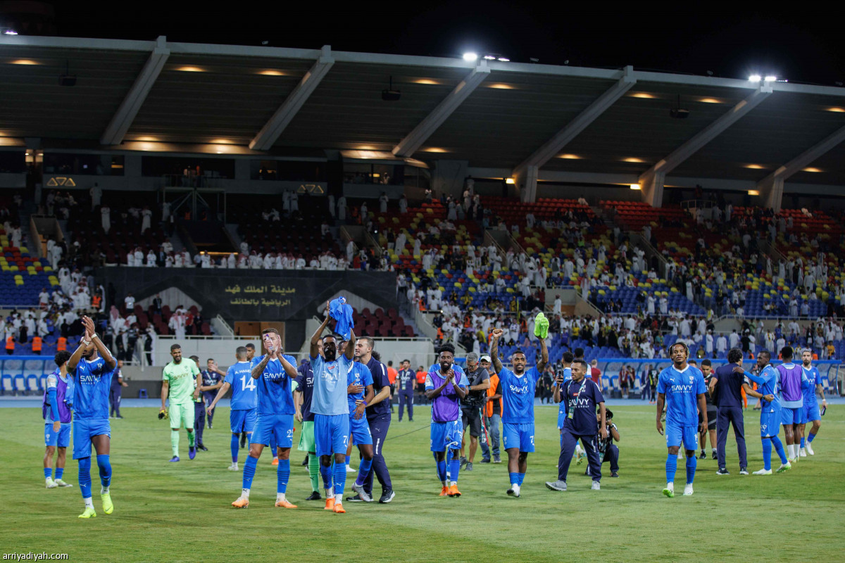 الهلال يتأهل