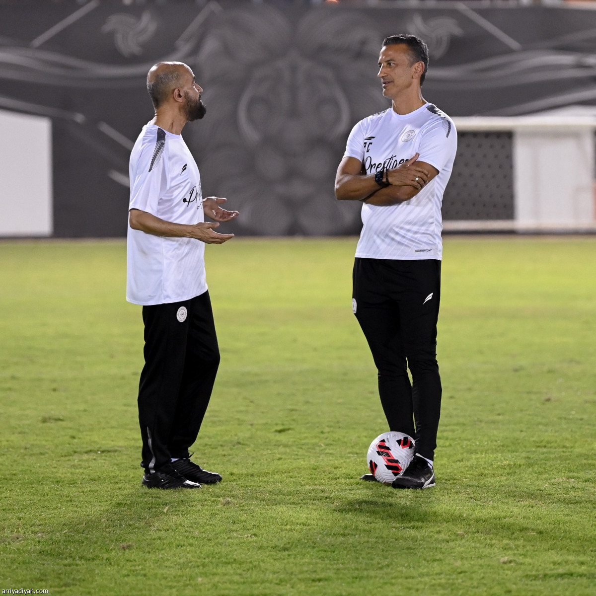 الشباب يتأهب للهلال بـ«التكتيك»