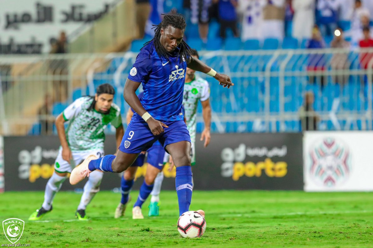 الهلال يقترب