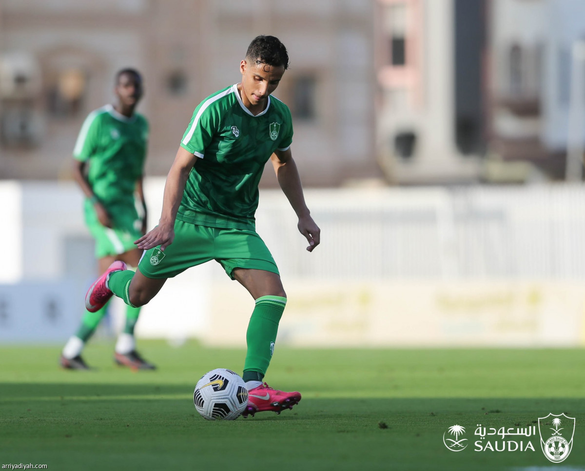 الأهلي يهزم الاتحاد ويتصدر